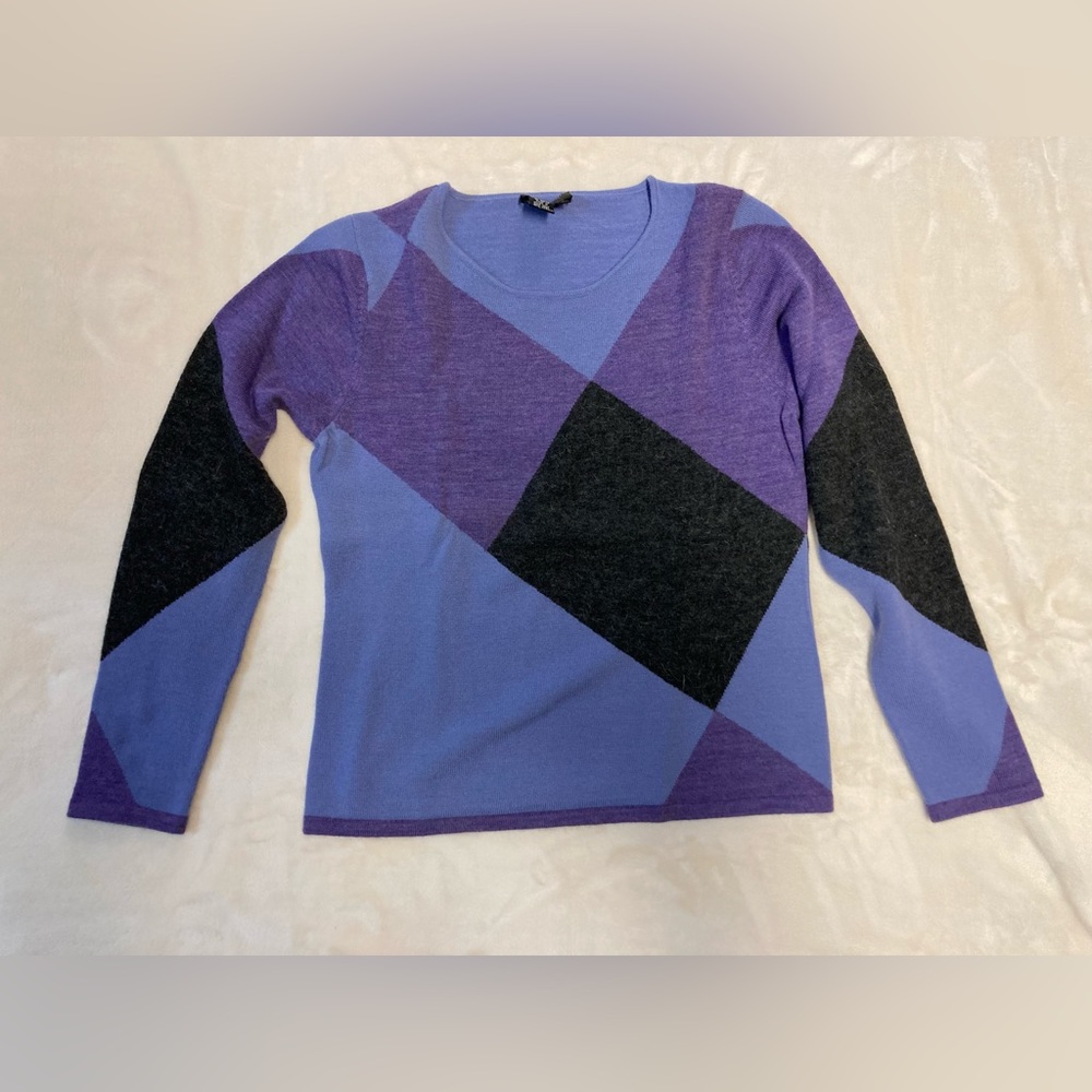 Juliana Collection 90s Purple & Black Sweater. Size M. Excellent Condition.